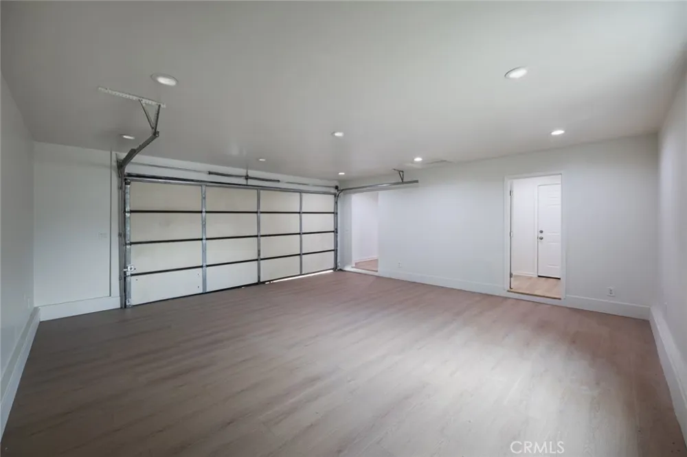 15147 Otsego Sherman Oaks, CA 91403