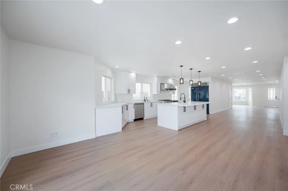 15147 Otsego Sherman Oaks, CA 91403