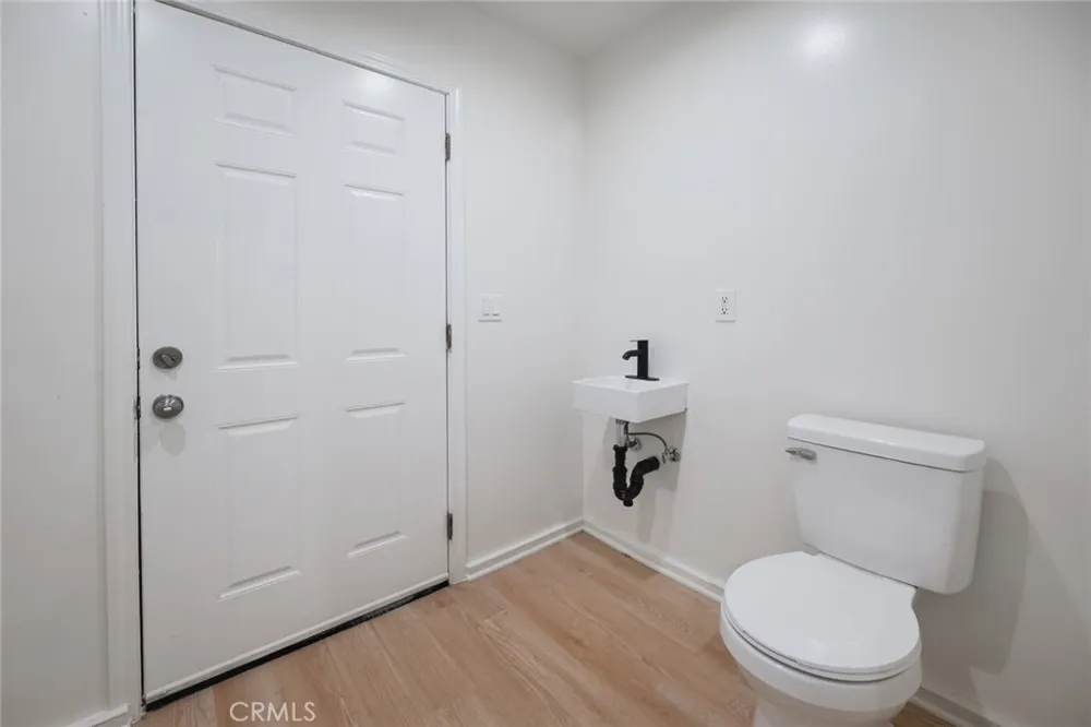 15147 Otsego Sherman Oaks, CA 91403