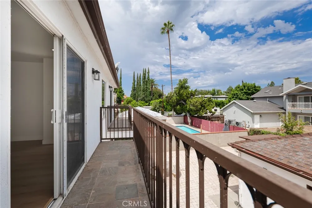 15147 Otsego Sherman Oaks, CA 91403