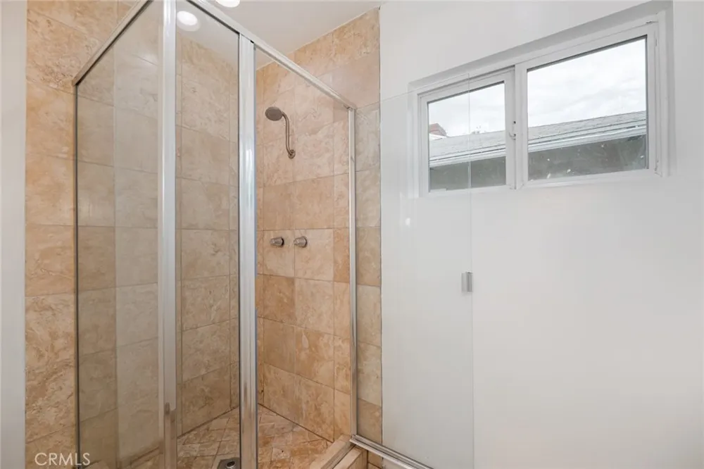15147 Otsego Sherman Oaks, CA 91403