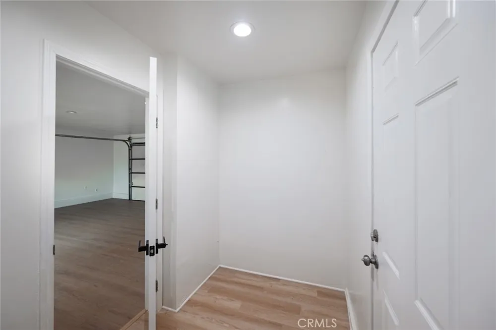 15147 Otsego Sherman Oaks, CA 91403