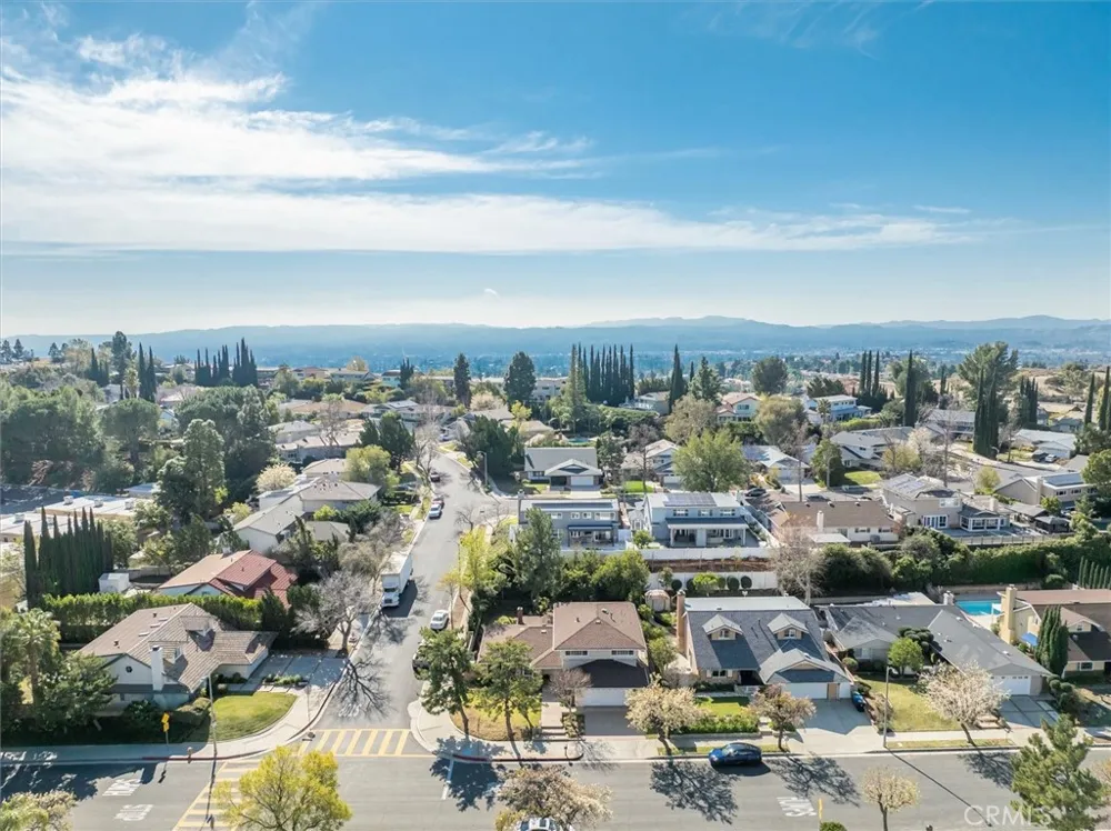 19100 Castlebay Lane Porter Ranch, CA 91326