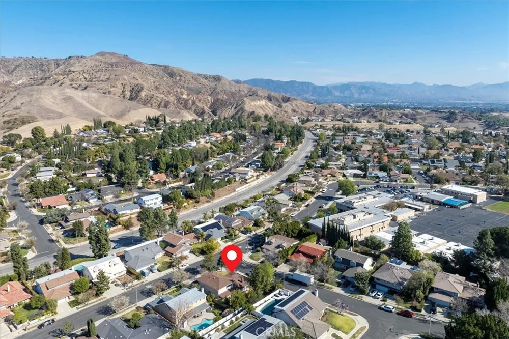 19100 Castlebay Lane Porter Ranch, CA 91326