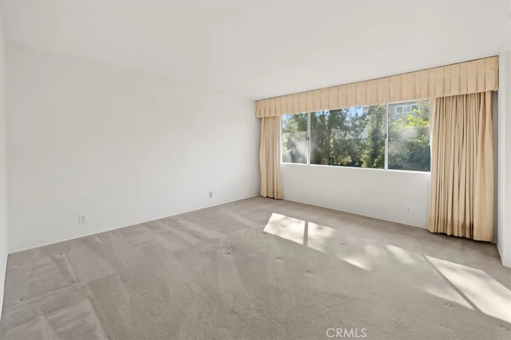 19100 Castlebay Lane Porter Ranch, CA 91326