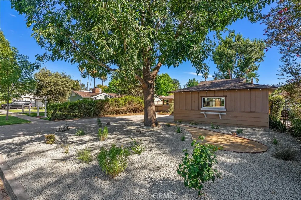 450 W 2nd Tustin, CA 92780