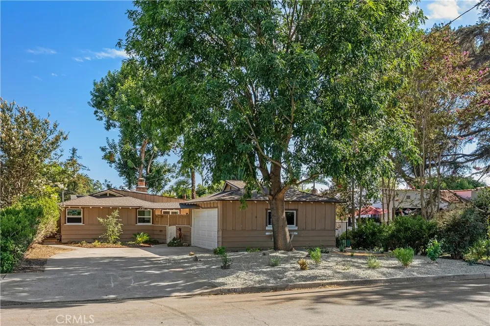450 W 2nd Tustin, CA 92780