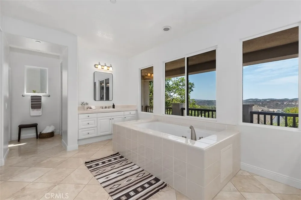27 Running Brook Coto de Caza, CA 92679