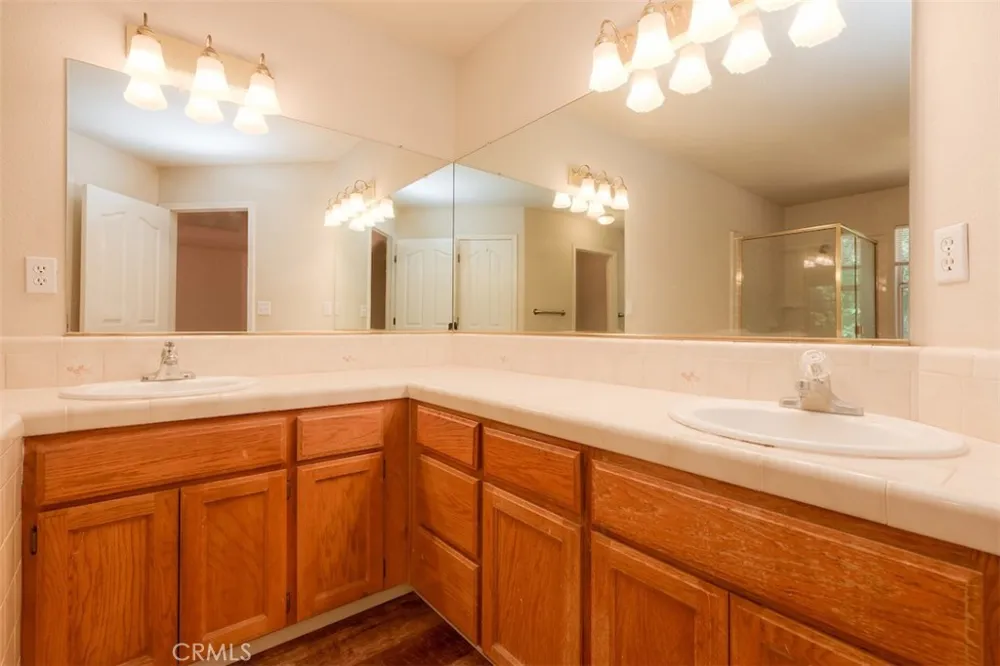 14579 Carnegie Magalia, CA 95954