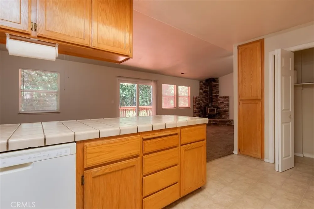14579 Carnegie Magalia, CA 95954