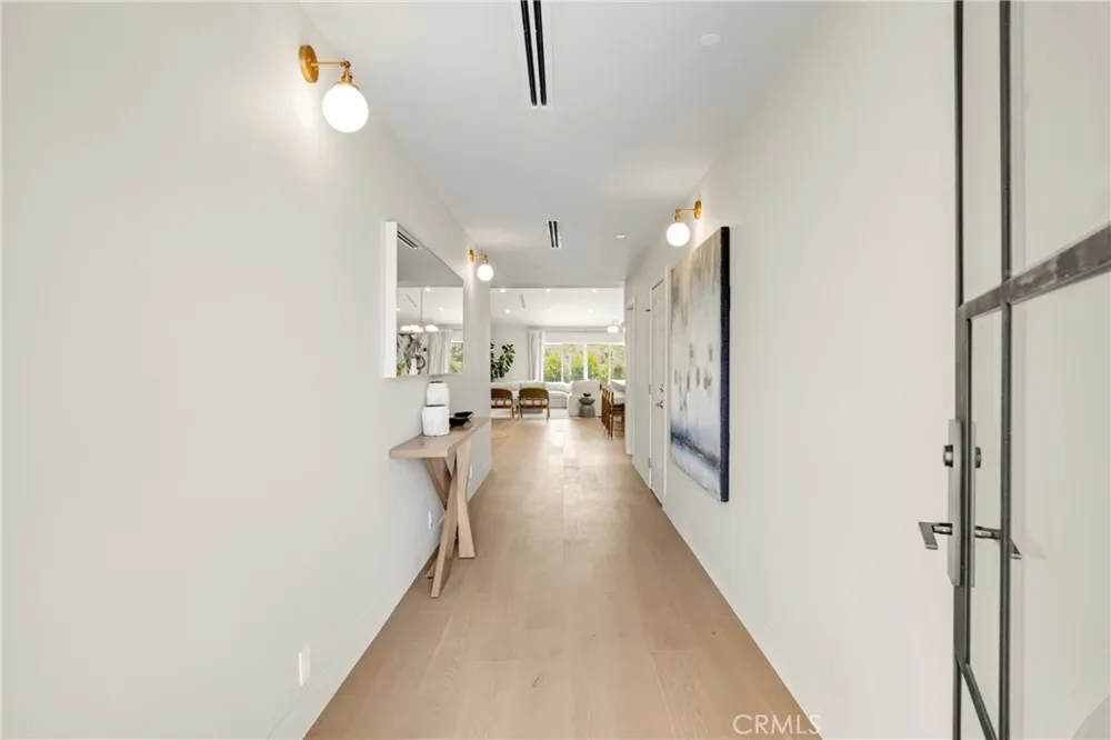 5944 Lasaine Encino, CA 91316