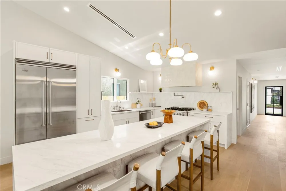 5944 Lasaine Encino, CA 91316
