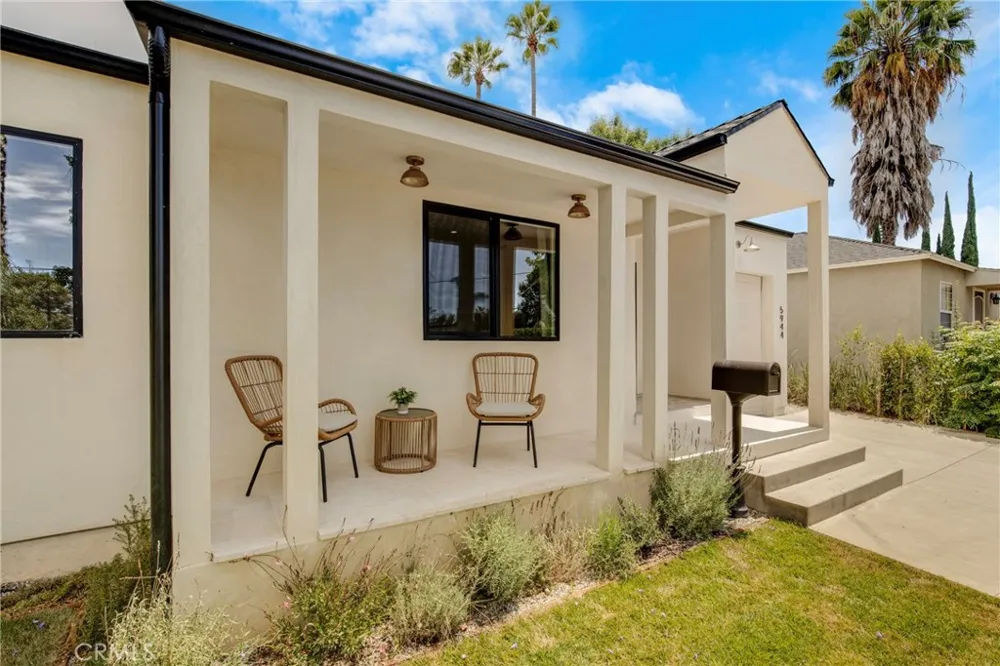 5944 Lasaine Encino, CA 91316