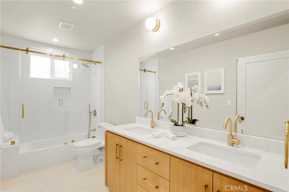 5944 Lasaine Encino, CA 91316