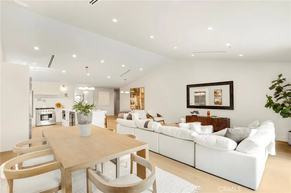 5944 Lasaine Encino, CA 91316