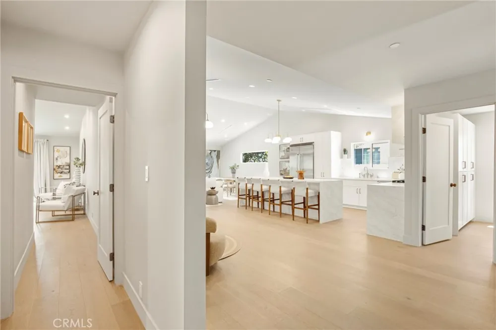 5944 Lasaine Encino, CA 91316