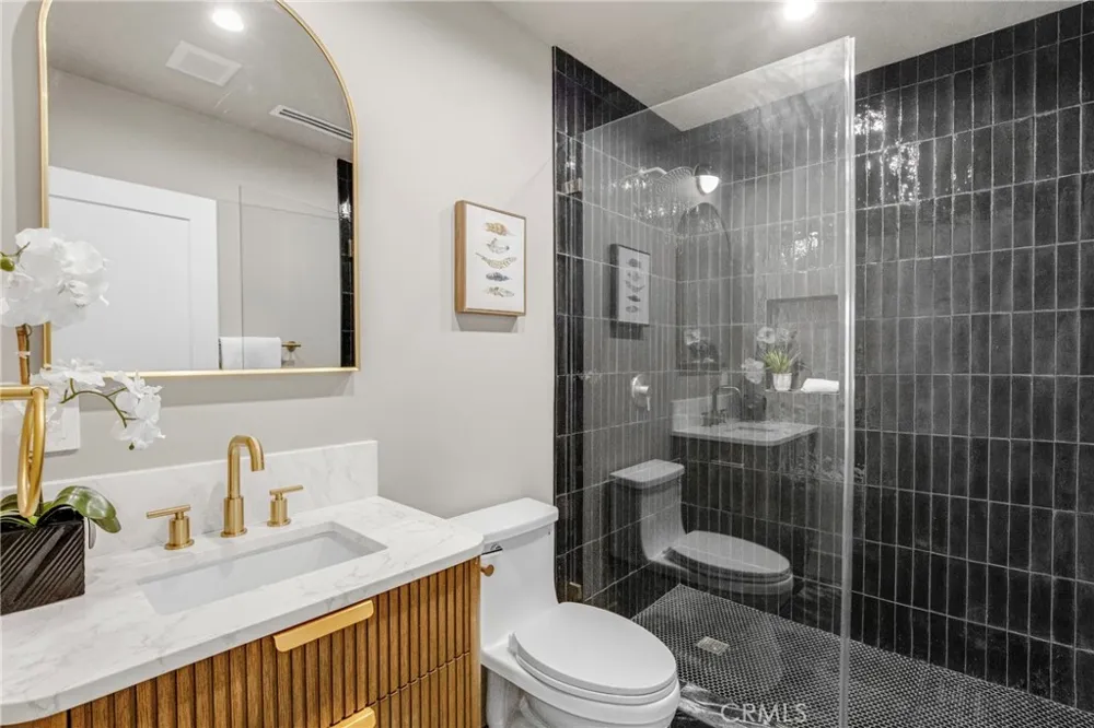 5944 Lasaine Encino, CA 91316
