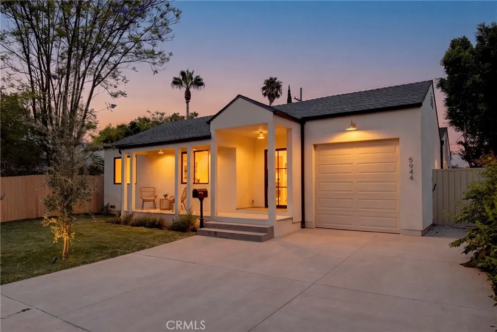 5944 Lasaine Encino, CA 91316