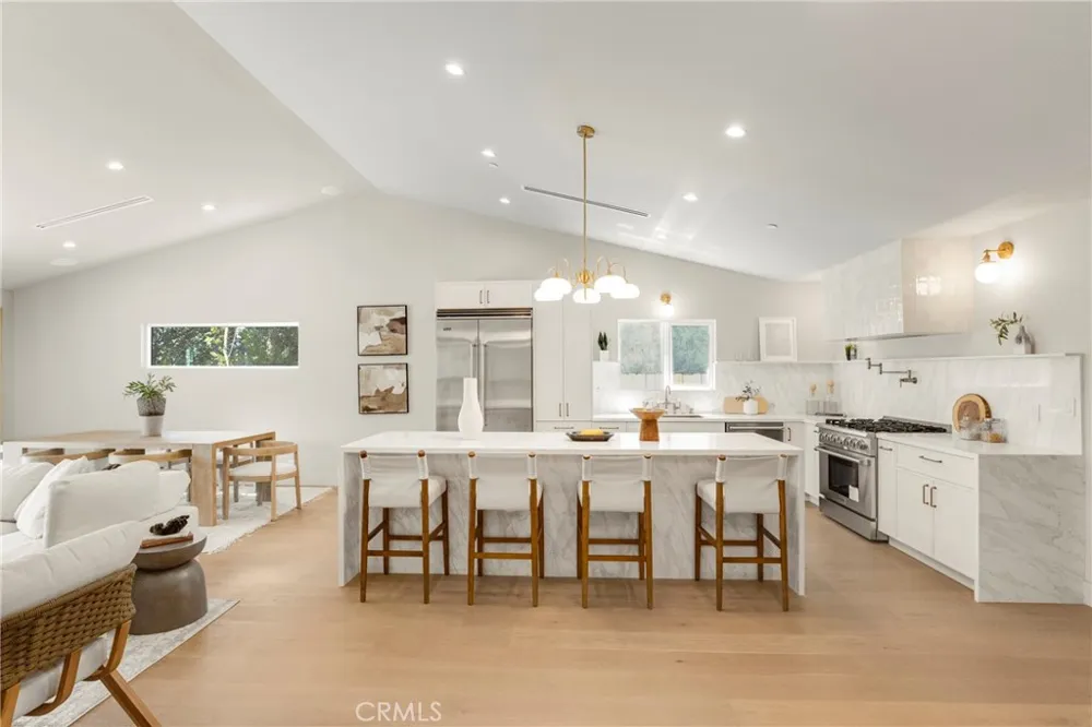 5944 Lasaine Encino, CA 91316