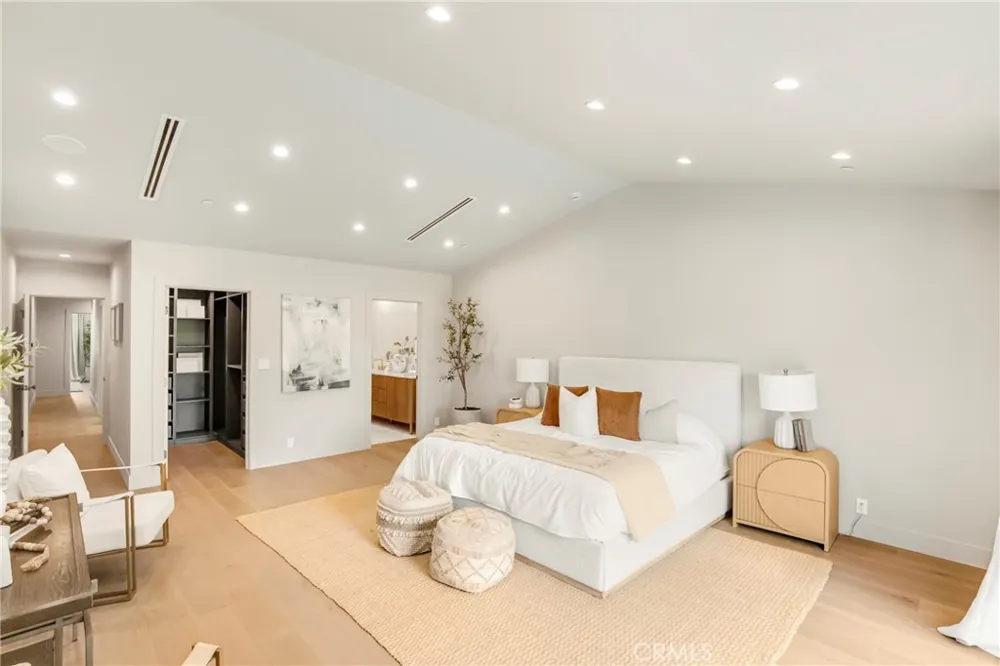 5944 Lasaine Encino, CA 91316