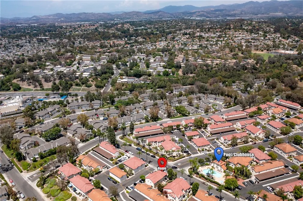 23345 La Crescenta Mission Viejo, CA 92691