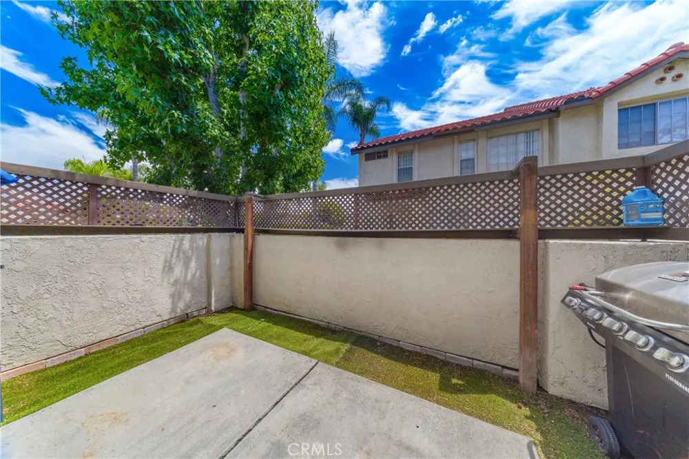 23345 La Crescenta Mission Viejo, CA 92691
