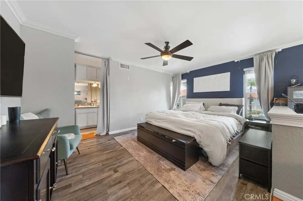23345 La Crescenta Mission Viejo, CA 92691