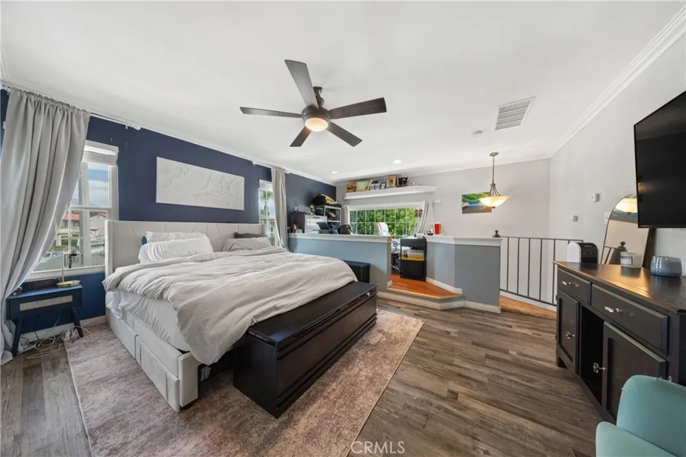 23345 La Crescenta Mission Viejo, CA 92691