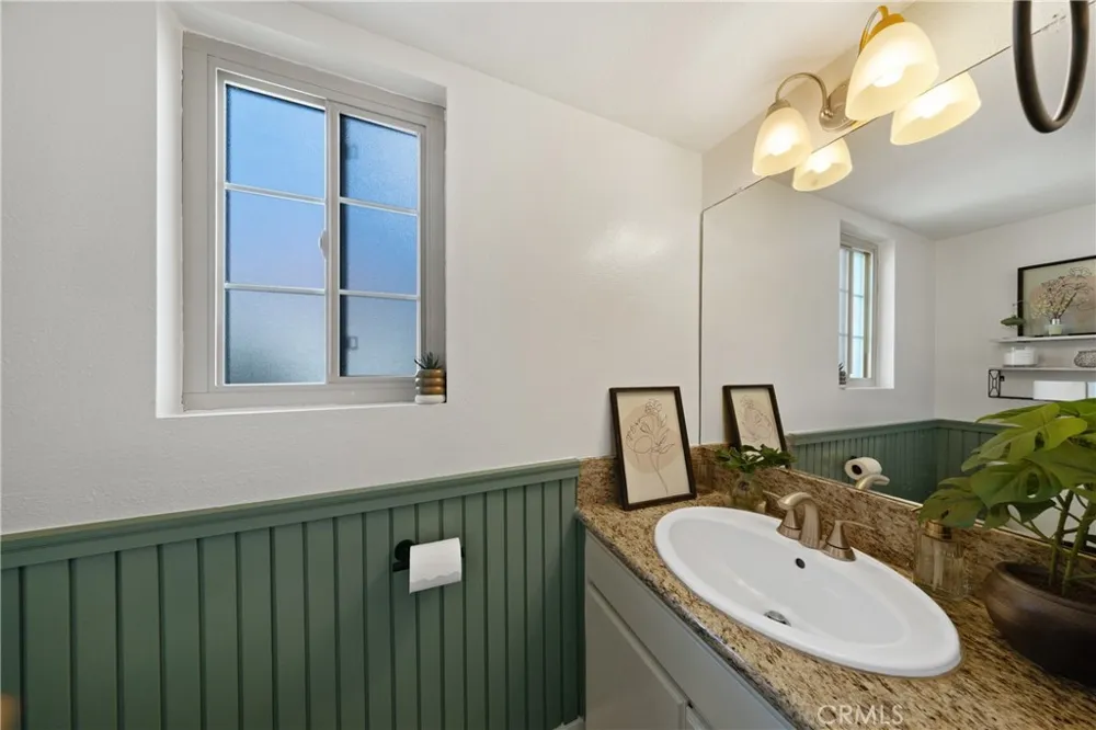 23345 La Crescenta Mission Viejo, CA 92691