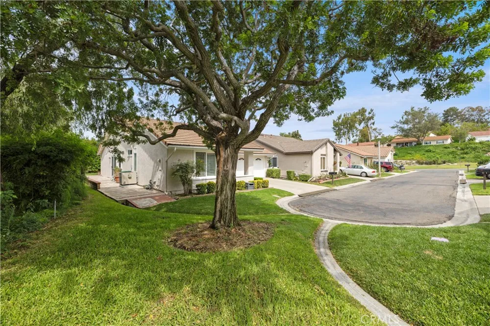 27826 TORROBA Mission Viejo, CA 92692