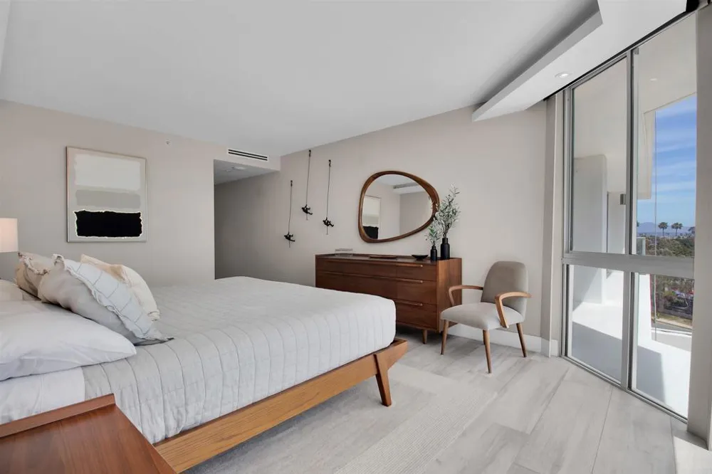 1820 Avenida Del Mundo #304 Coronado, CA 92118