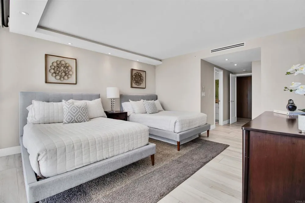 1820 Avenida Del Mundo #304 Coronado, CA 92118