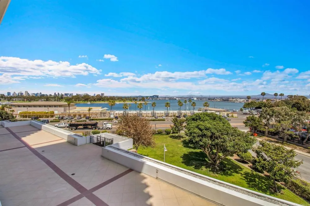 1820 Avenida Del Mundo #304 Coronado, CA 92118