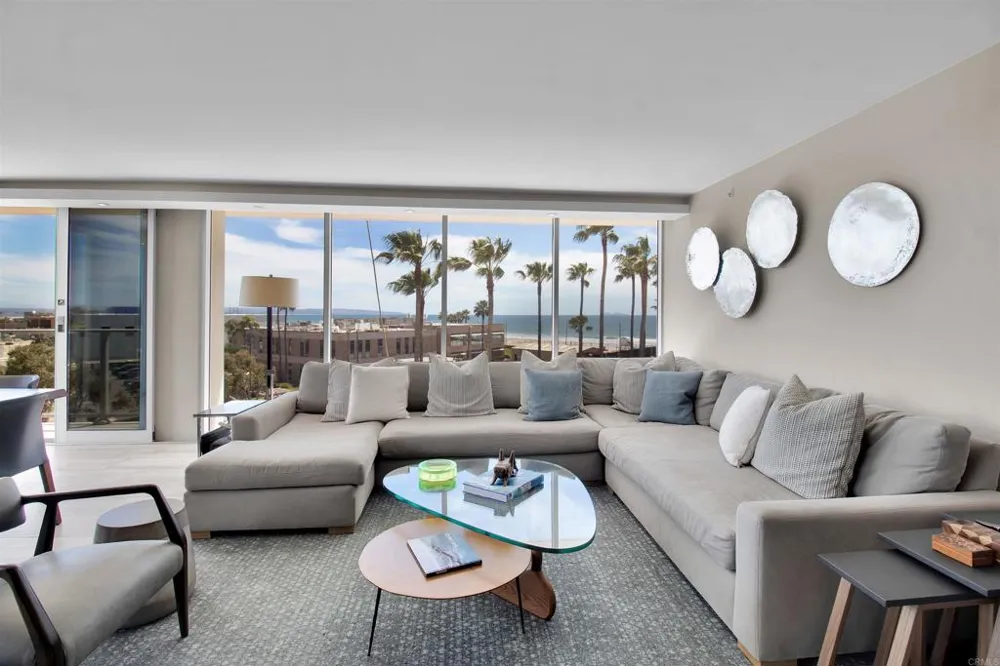 1820 Avenida Del Mundo #304 Coronado, CA 92118
