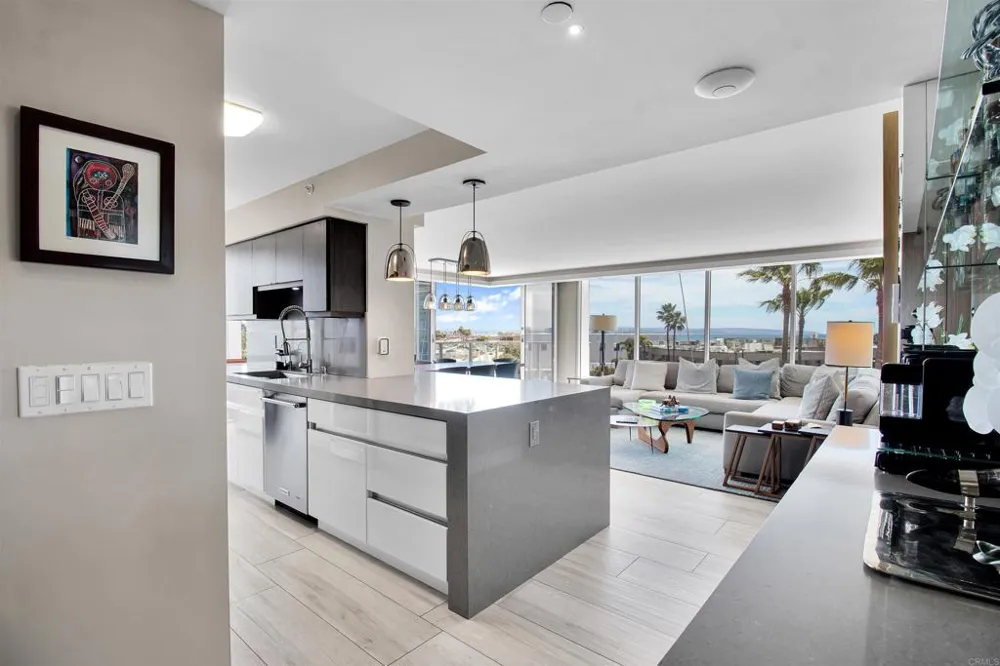 1820 Avenida Del Mundo #304 Coronado, CA 92118
