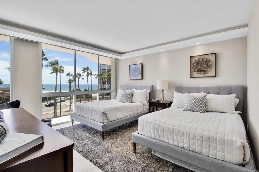 1820 Avenida Del Mundo #304 Coronado, CA 92118