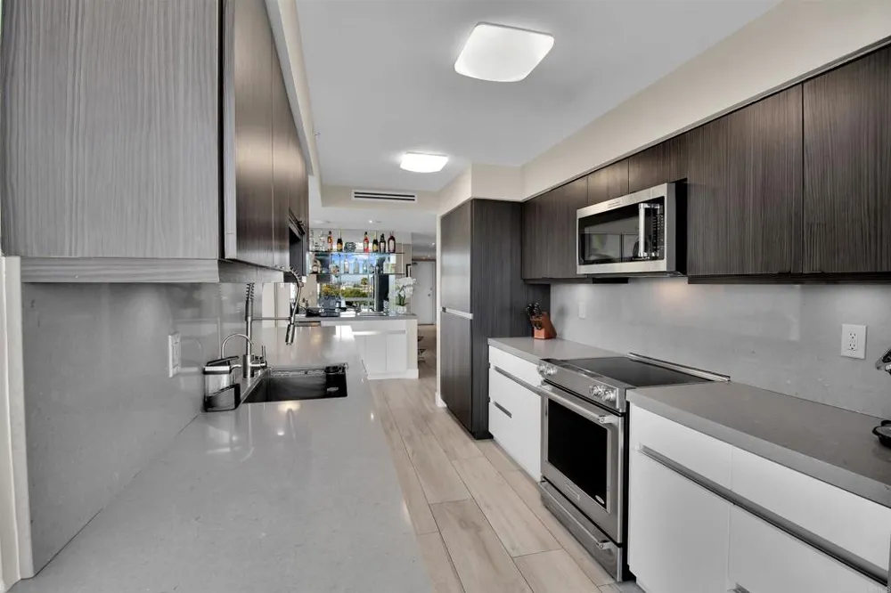 1820 Avenida Del Mundo #304 Coronado, CA 92118