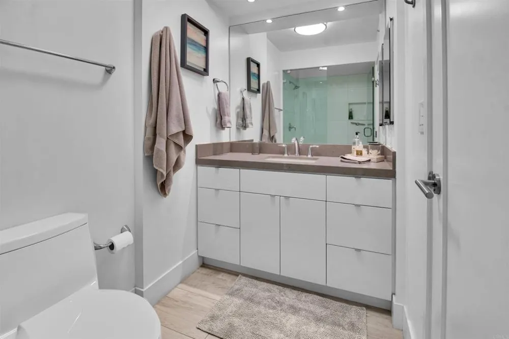 1820 Avenida Del Mundo #304 Coronado, CA 92118