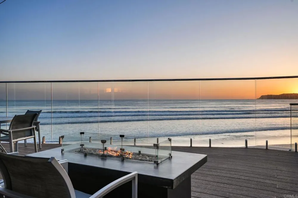 1820 Avenida Del Mundo #304 Coronado, CA 92118