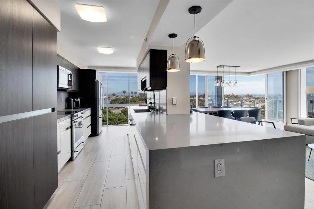 1820 Avenida Del Mundo #304 Coronado, CA 92118