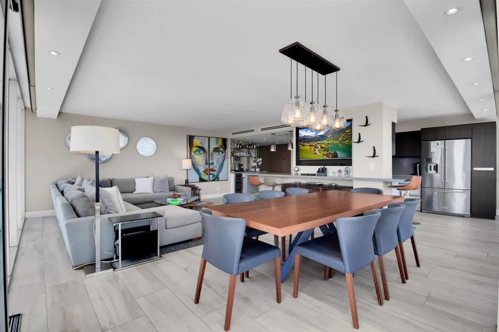 1820 Avenida Del Mundo #304 Coronado, CA 92118