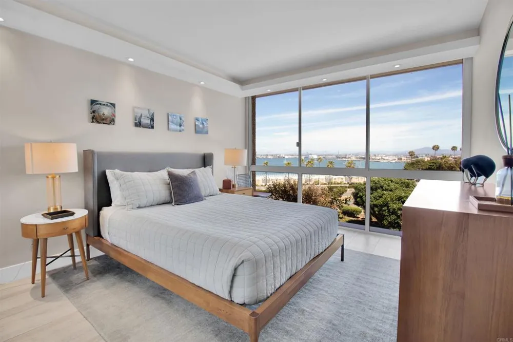 1820 Avenida Del Mundo #304 Coronado, CA 92118