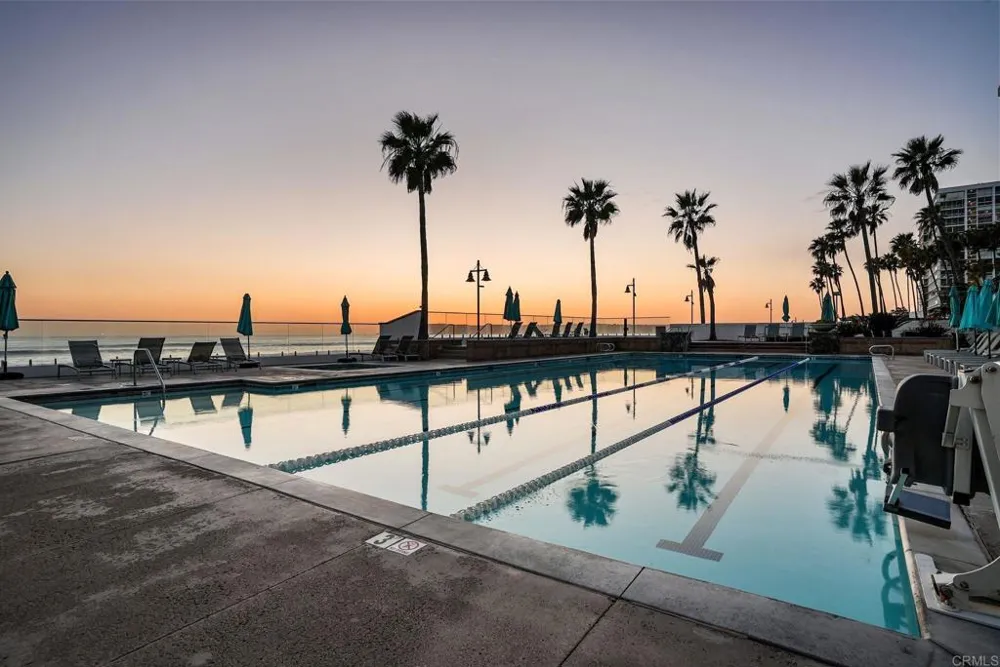 1820 Avenida Del Mundo #304 Coronado, CA 92118
