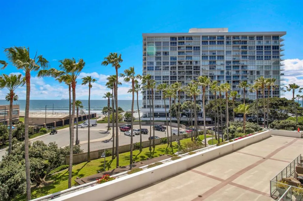 1820 Avenida Del Mundo #304 Coronado, CA 92118