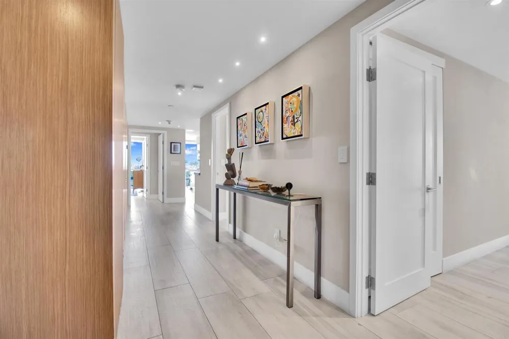 1820 Avenida Del Mundo #304 Coronado, CA 92118