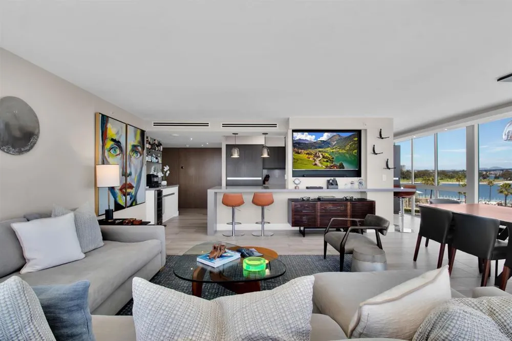 1820 Avenida Del Mundo #304 Coronado, CA 92118