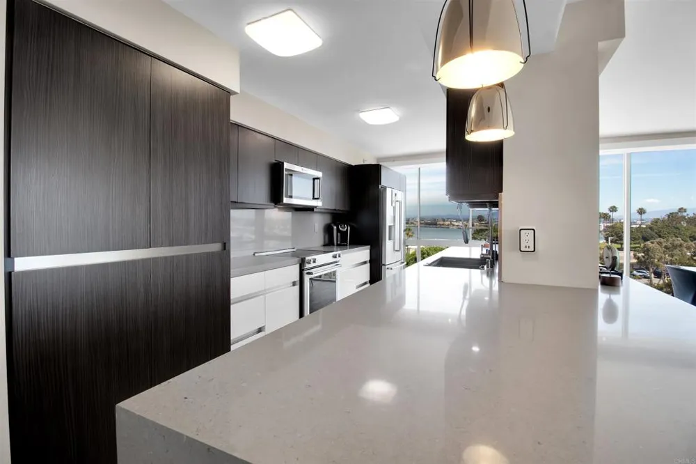 1820 Avenida Del Mundo #304 Coronado, CA 92118