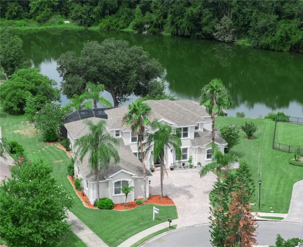 565 WHISPER WOODS DRIVE Lakeland, FL 33813