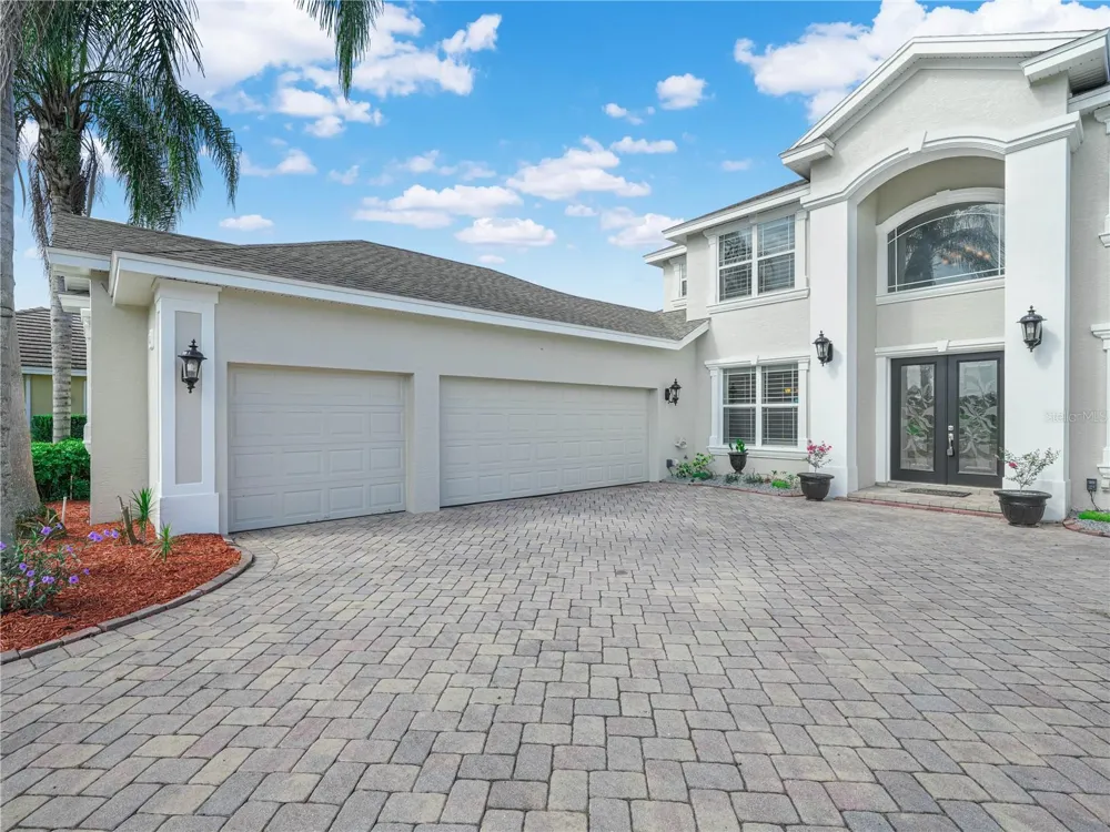 565 WHISPER WOODS DRIVE Lakeland, FL 33813