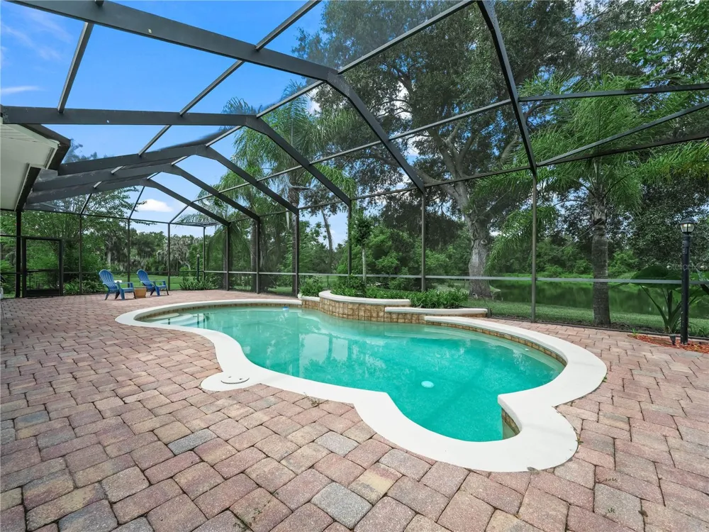 565 WHISPER WOODS DRIVE Lakeland, FL 33813